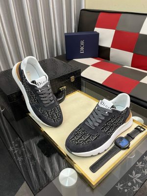 B23 League Low-Top Sneaker