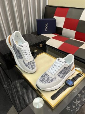 B23 League Low-Top Sneaker