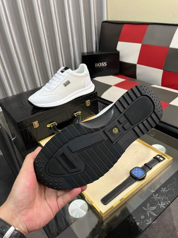 BOSS -Hugo- Boss -sneakers. (2) BOSS Hugo Boss sneakers.