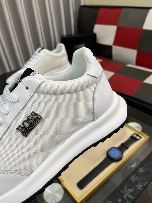 BOSS -Hugo- Boss -sneakers. (4) BOSS Hugo Boss sneakers.
