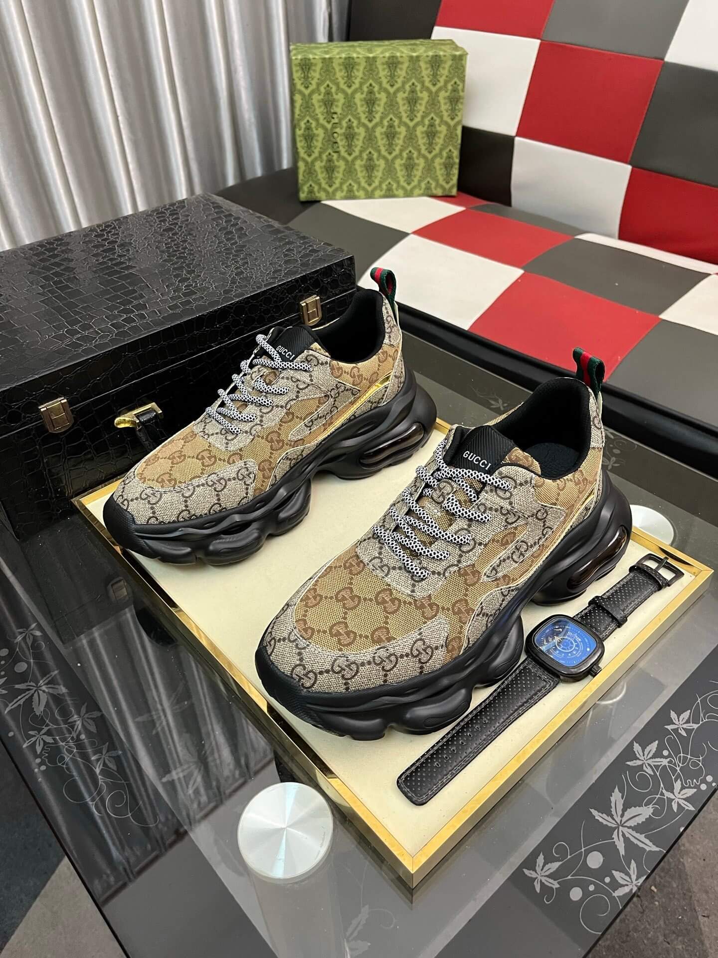 Gucci Sneaker - GG Rhyton - Beige/Ebony Monogram - Chunky Runner 4 Gucci GG Rhyton sneakers.