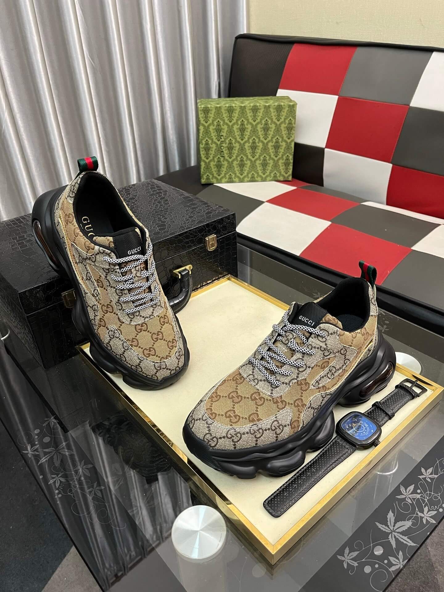 Gucci Sneaker - GG Rhyton - Beige/Ebony Monogram - Chunky Runner 1 Gucci GG Rhyton sneakers.