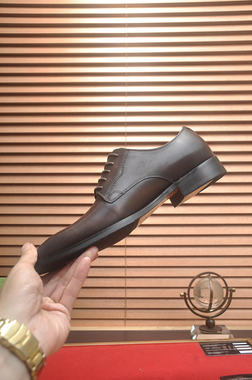 Gucci Dark Brown Textured Derby Shoes 7 Brown leather Gucci men's formal lace-up derby