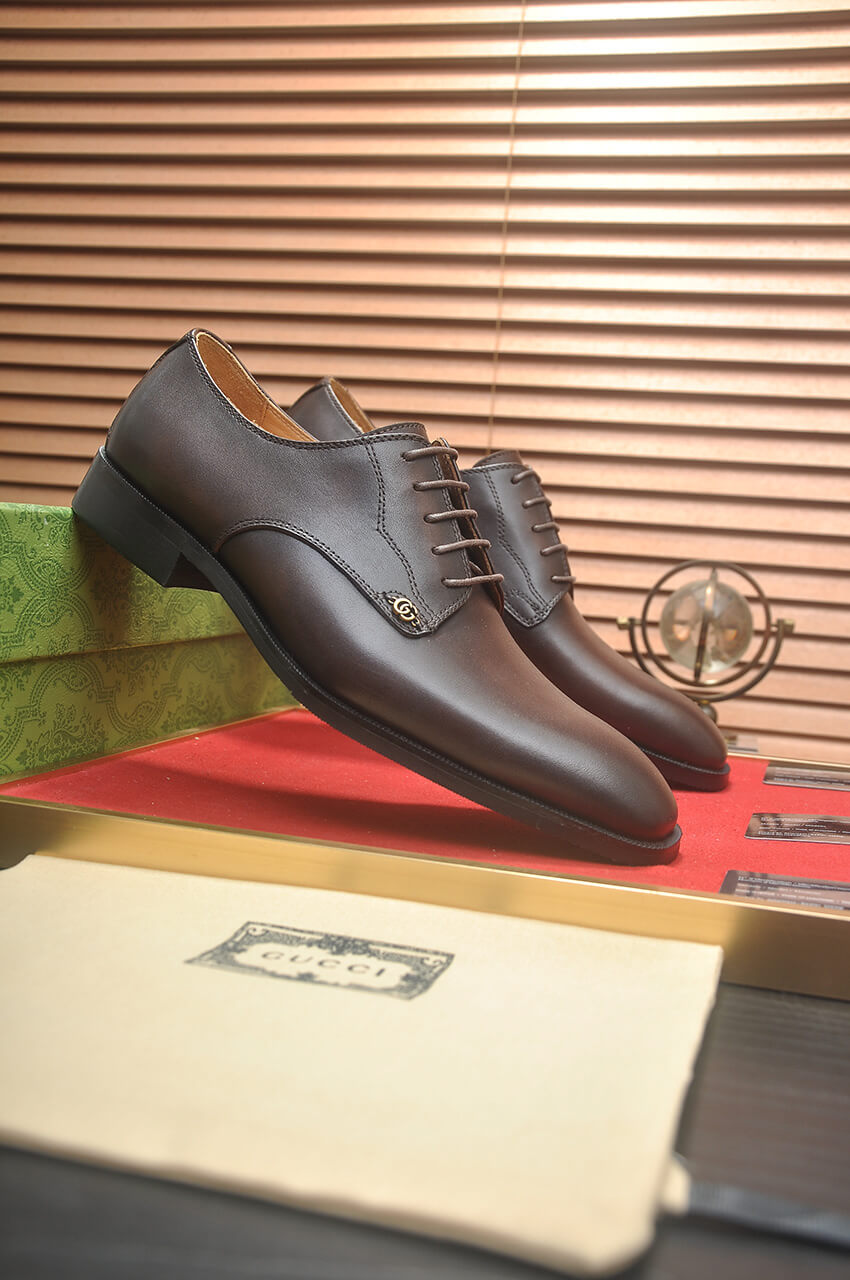 Gucci Dark Brown Textured Derby Shoes 9 Brown leather Gucci men's formal lace-up derby