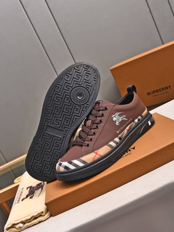 Burberry brand's Vintage Check pattern.