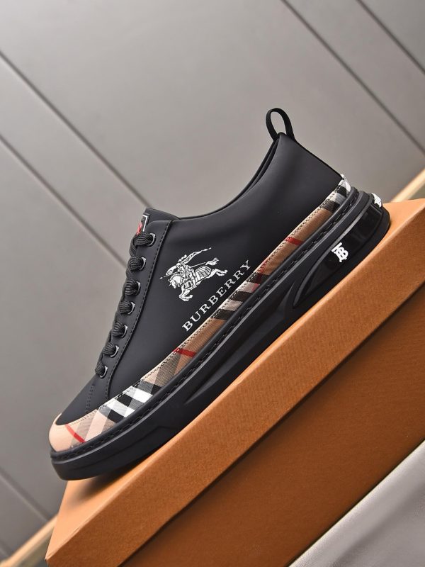 Burberry brand's Vintage Check pattern.