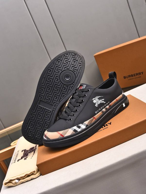 Burberry brand's Vintage Check pattern.