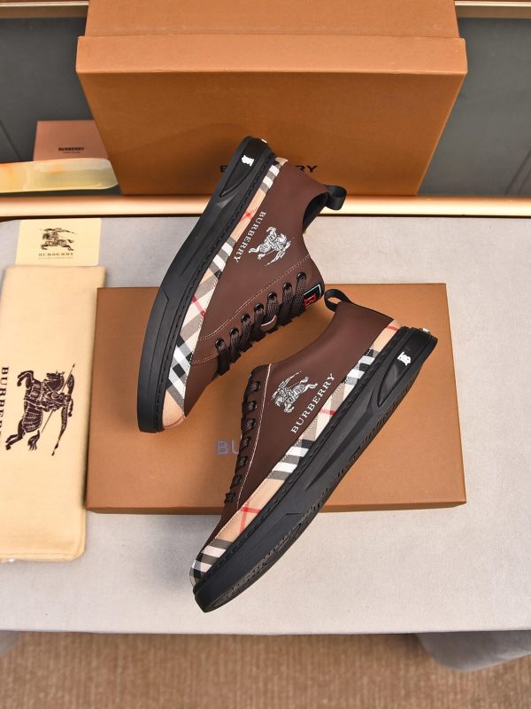 Burberry brand's Vintage Check pattern.