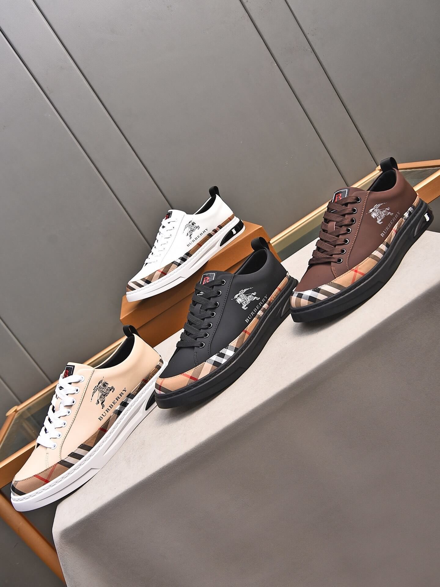 Burberry Sneaker - Equestrian Knight Low-Top - White Leather 4 Burberry brand's Vintage Check pattern.