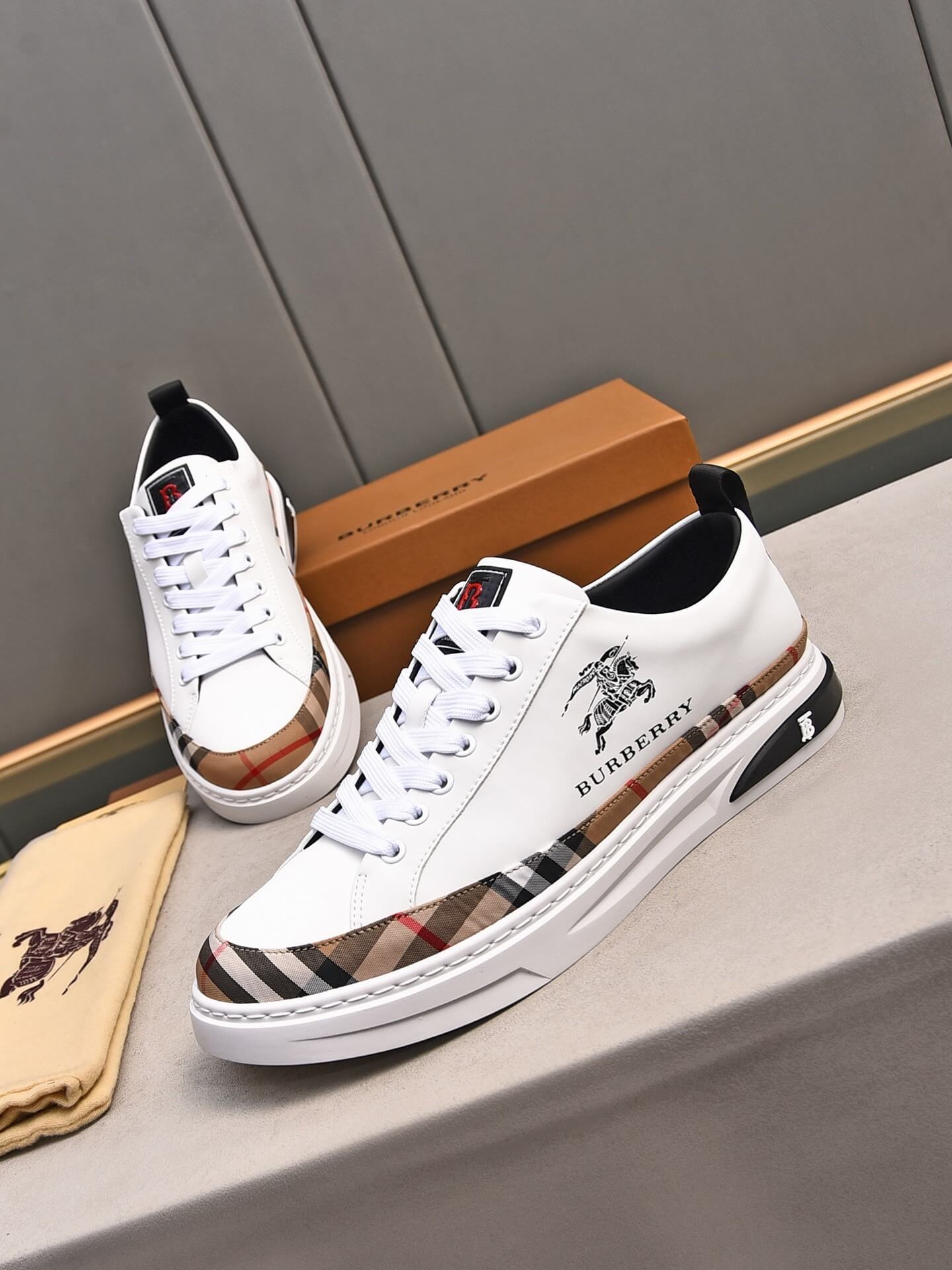 Burberry Sneaker - Equestrian Knight Low-Top - White Leather 6 Burberry brand's Vintage Check pattern.