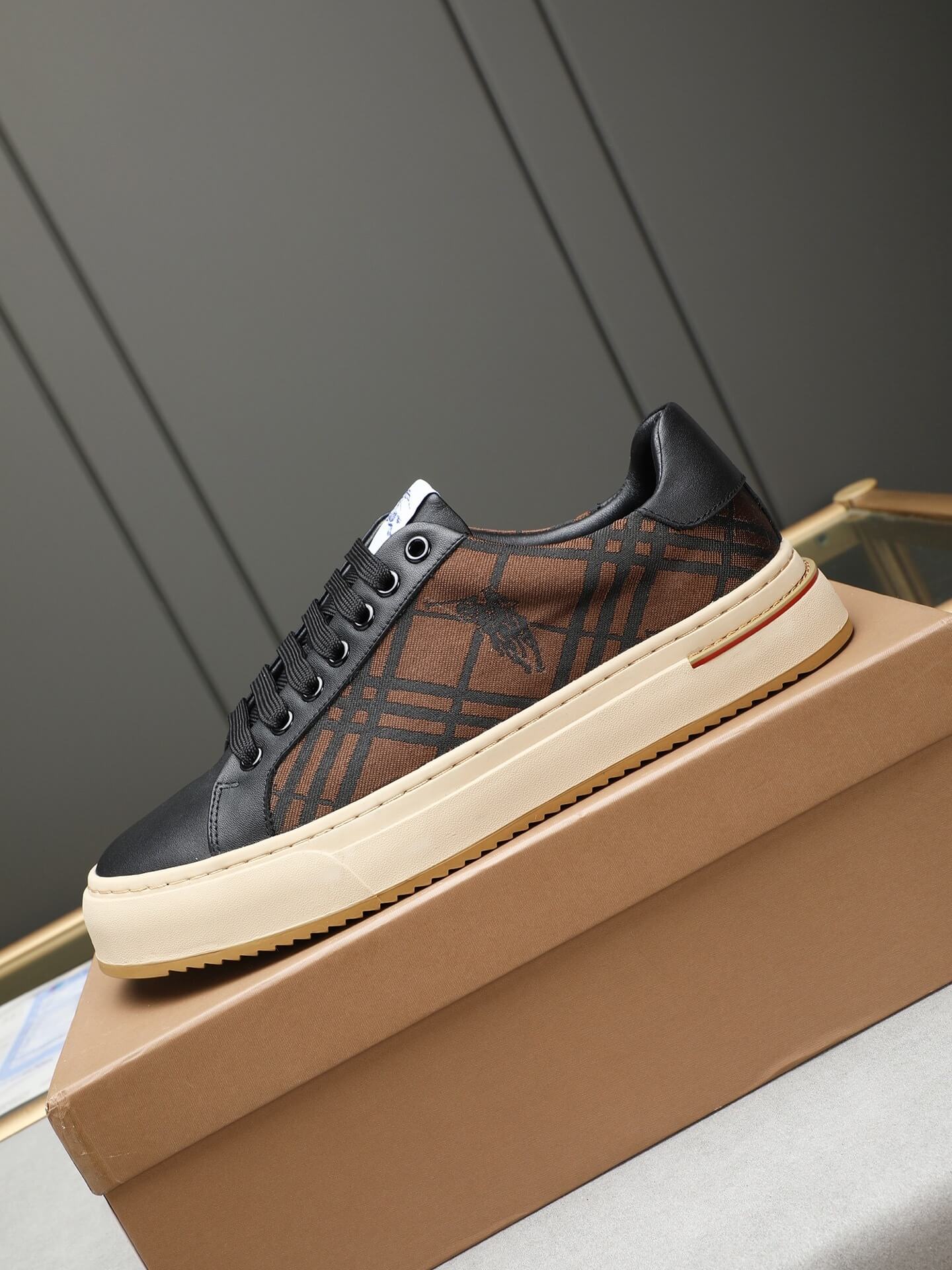 Burberry Sneaker - Monogram Check Canvas - Black & Gum Low-Top 7 Burberry brand's Vintage Check pattern.