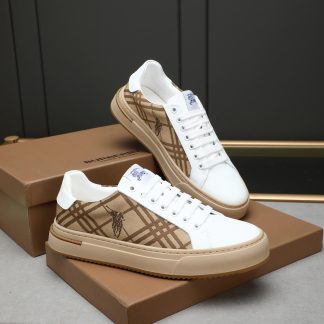 Burberry brand's Vintage Check pattern.