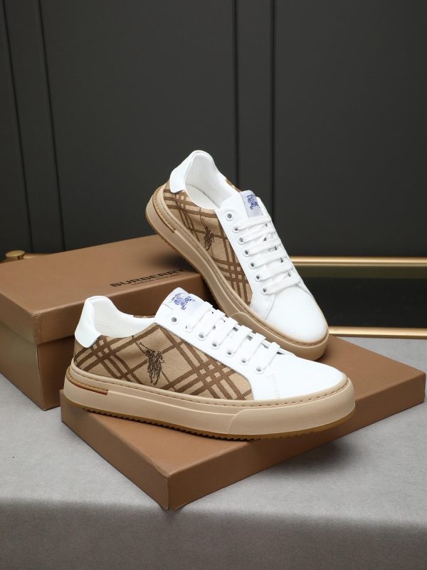 Burberry brand's Vintage Check pattern.