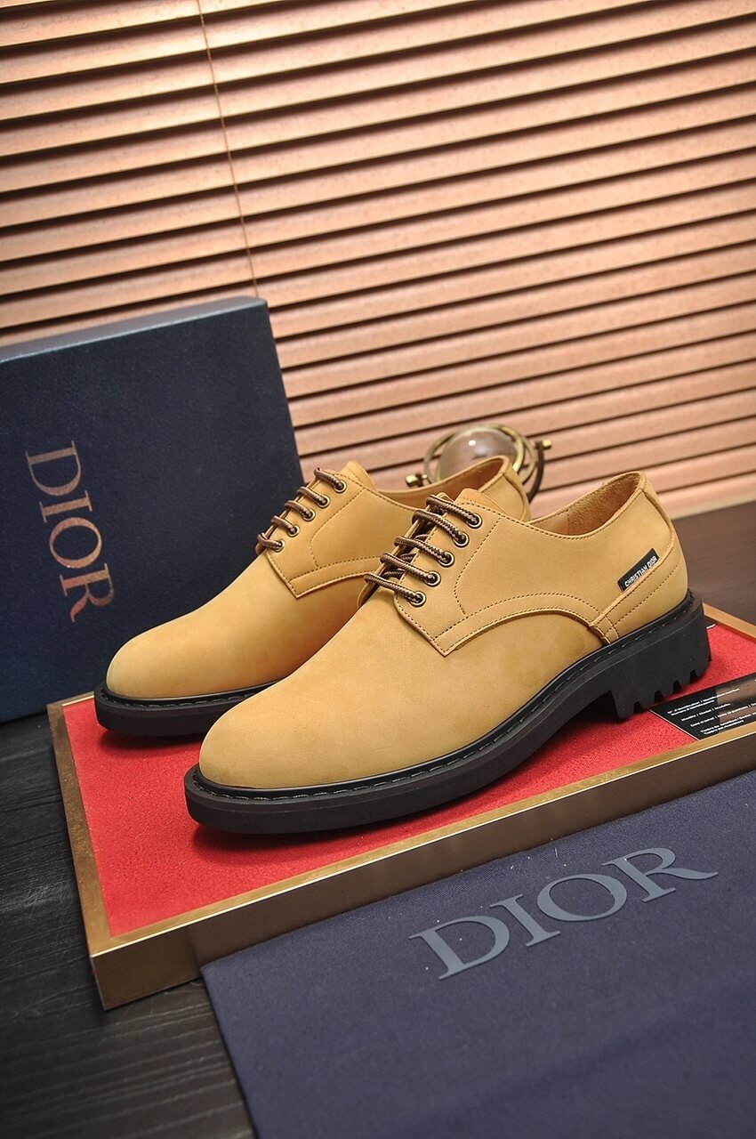 Dior Casual Derby Shoes in Nubuck Tan 10 Dior men's derby shoes beige nubuck/suede material.