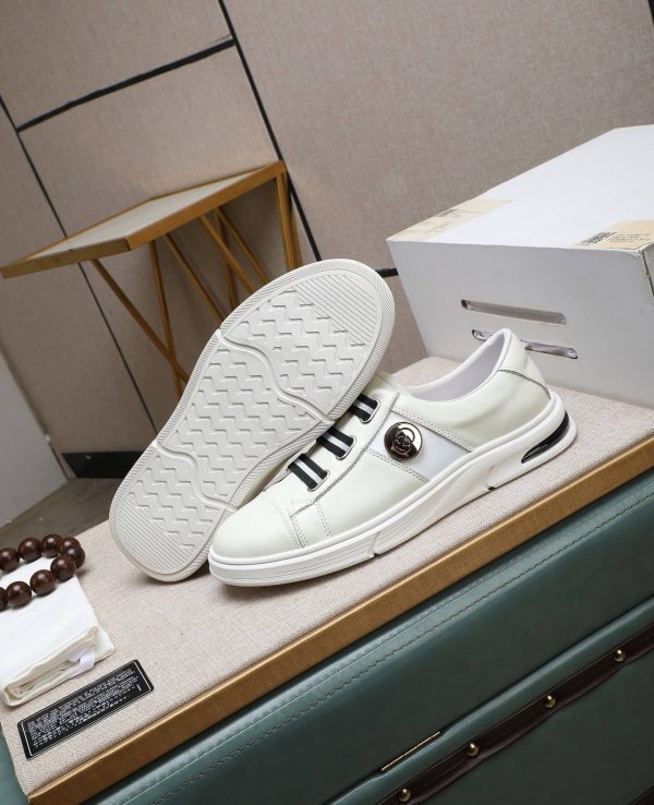 Gucci Ace Logo Strap Sneakers.