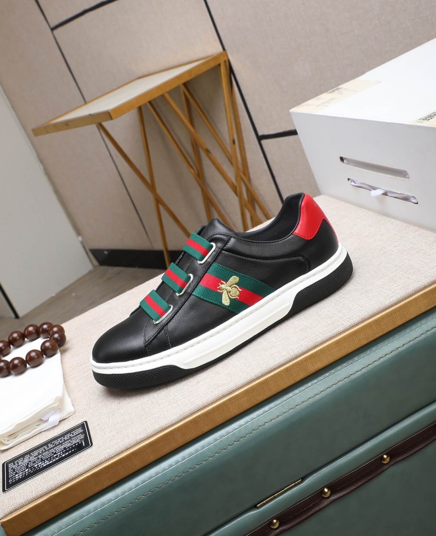Gucci - Sneaker - Ace Web Stripe Bee - Black Leather Velcro 5 Gucci Ace Logo Strap Sneakers.