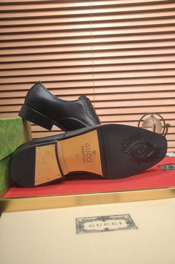 Gucci black Zola plain-toe Derby
