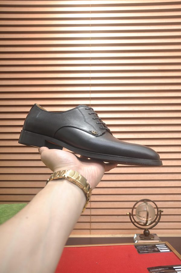Gucci black Zola plain-toe Derby