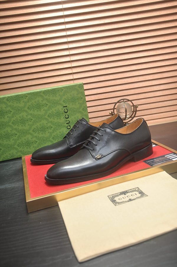 Gucci black Zola plain-toe Derby