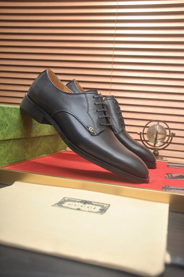 Gucci black Zola plain-toe Derby