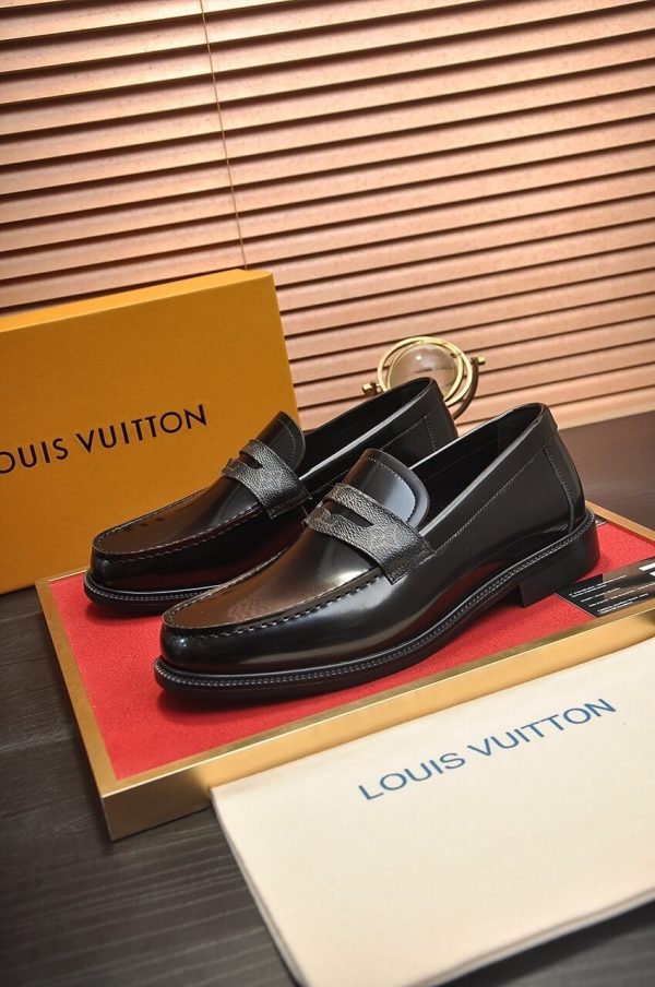 Louis -Vuitton -Major- loafers. (4) Louis Vuitton Major loafers.