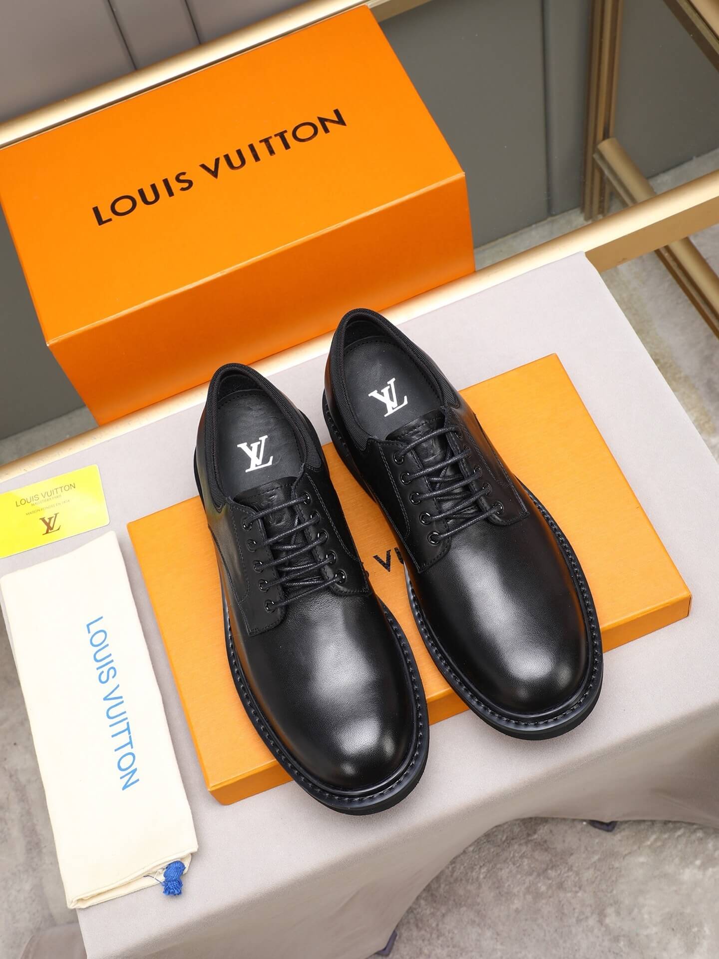 Louis Vuitton Derby Shoe - Polished Leather Commando Sole - Black Urban 10 Louis Vuitton black leather lace-up derby shoes.