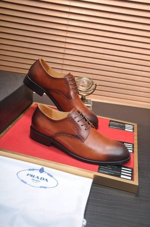 Prada- black -leather- men's -oxford -dress -shoe. (5) Prada leather men's oxford dress shoe.