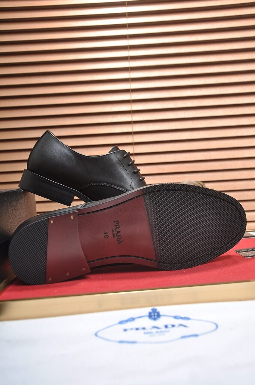 Prada men's black leather lace-up derby shoes 6 black leather Prada men's oxford dress shoe.