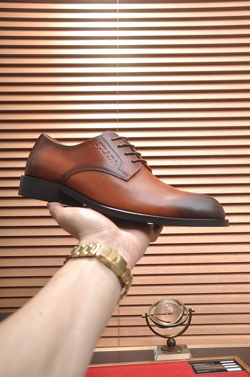 Prada Men's Formal Lace-Up Shoes Chestnut Brown 5 Prada leather men's oxford dress shoe.