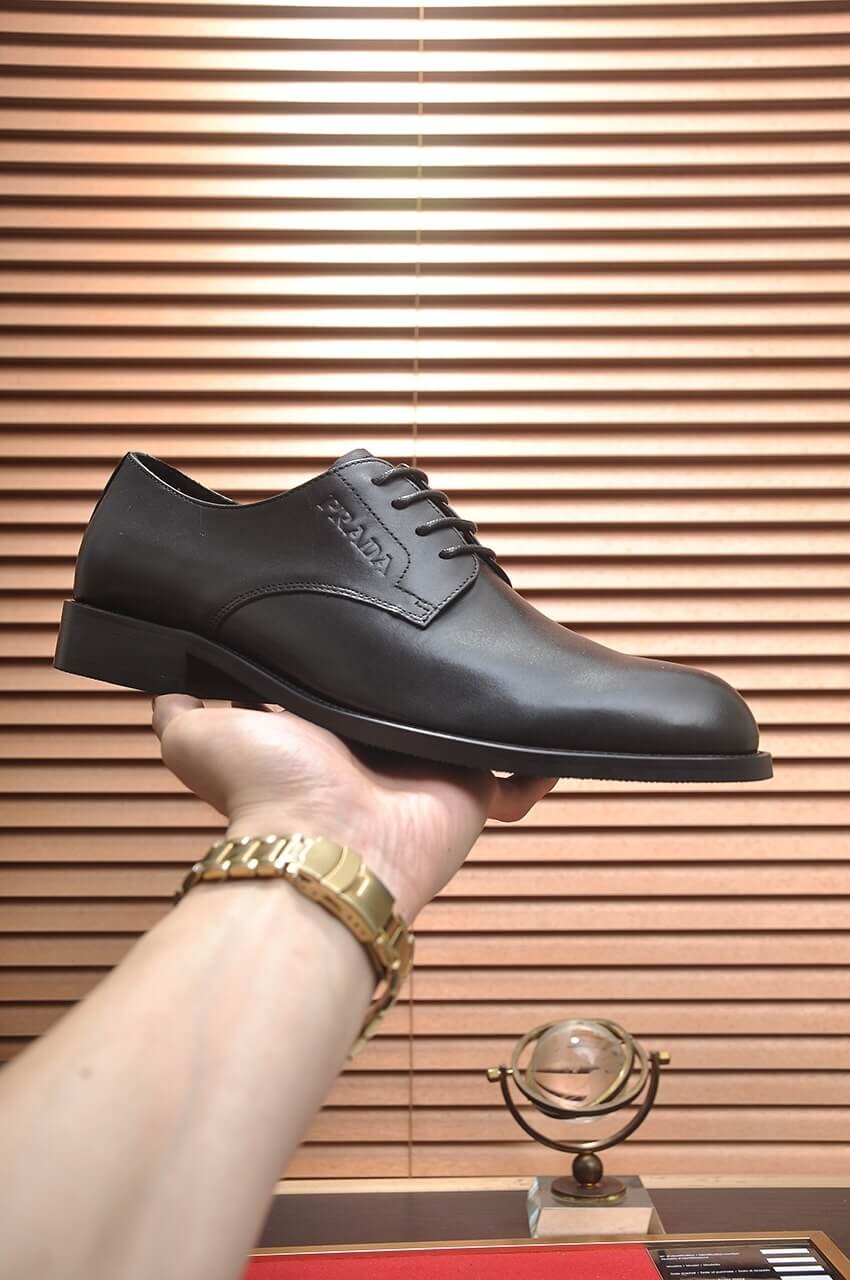 Prada men's black leather lace-up derby shoes 9 black leather Prada men's oxford dress shoe.