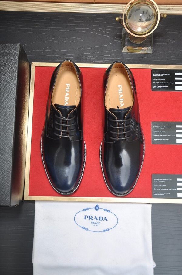 Prada leather men's oxford dress shoe.