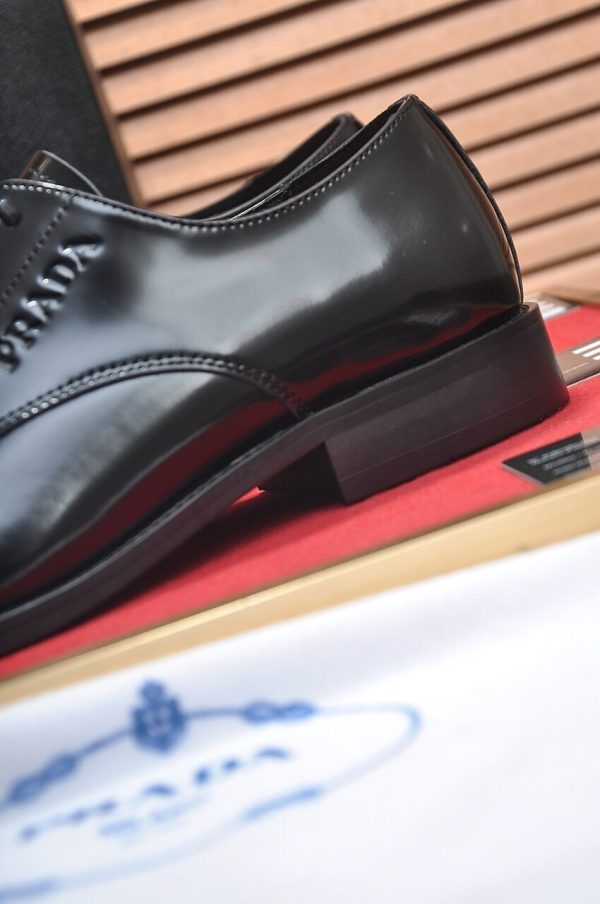 Prada leather men's oxford dress shoe.