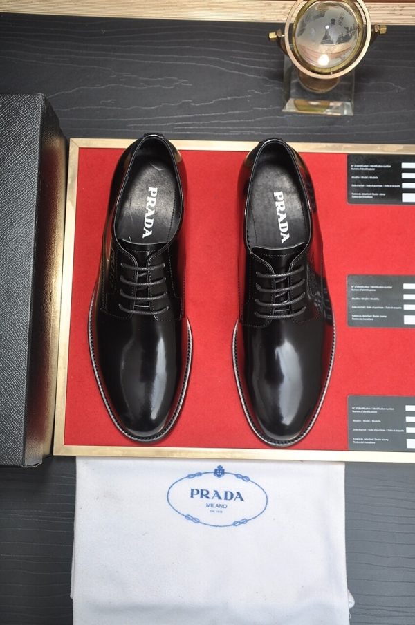 Prada leather men's oxford dress shoe.