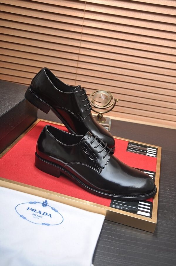 Prada leather men's oxford dress shoe.