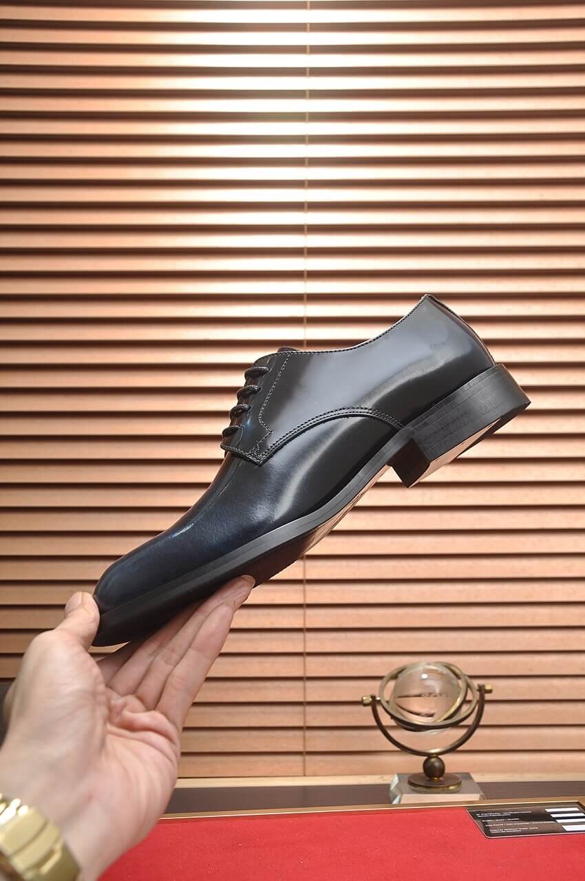 Prada Men's Formal Lace-Up Shoes Blue Patina 8 Prada leather men's oxford dress shoe.