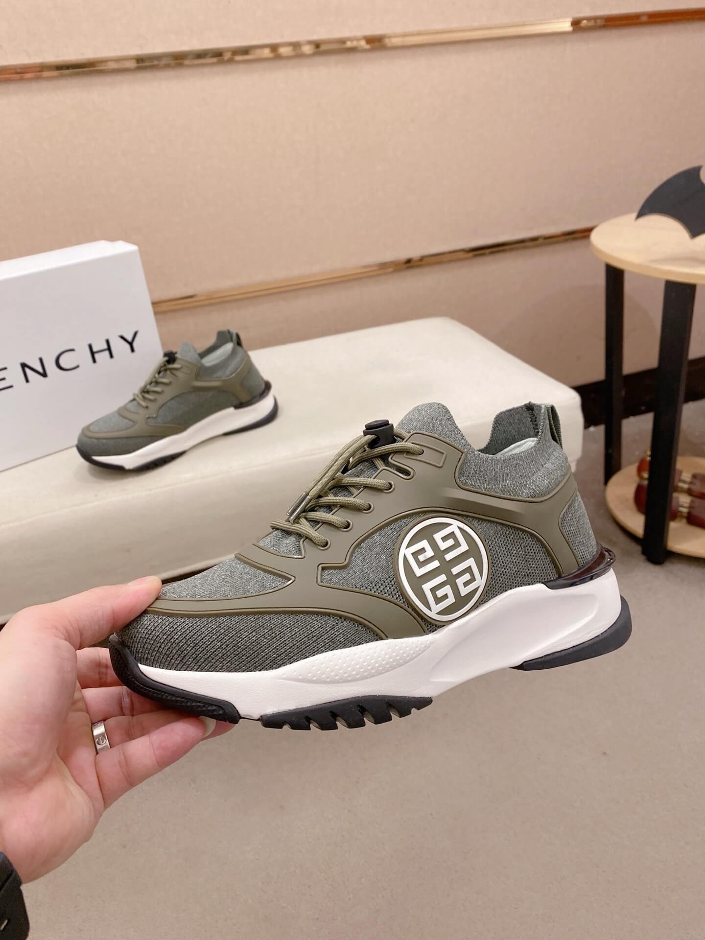 Givenchy Runner Sneaker G-Move Logo Green Mixed Materials 10 Givenchy G Move sneakers