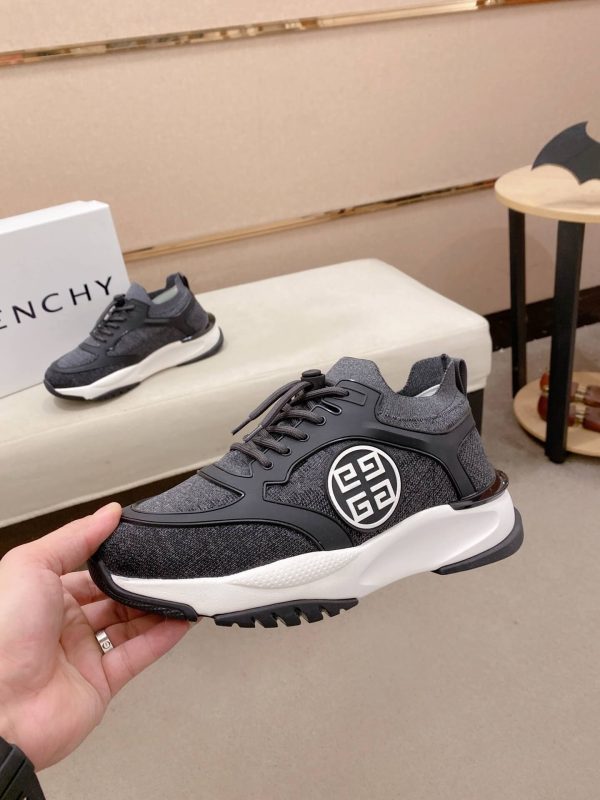 Givenchy G Move sneakers in mixed materials and black.