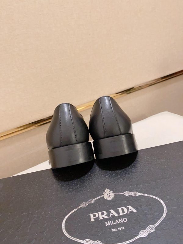 black -men's -formal -derby -shoes. (3) Black men's formal derby shoes.