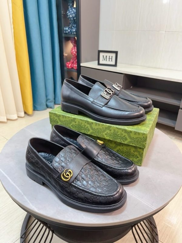 Black leather Gucci loafer (1) Black leather Gucci loafer