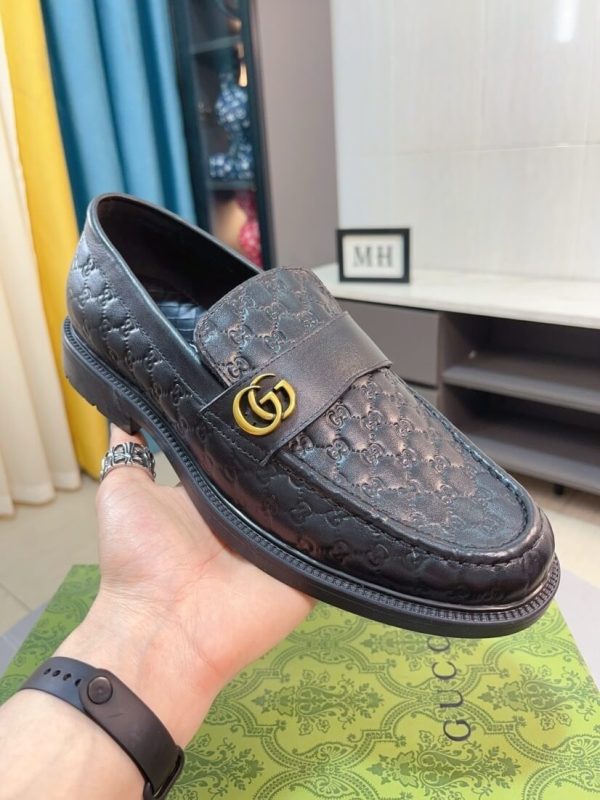 Black leather Gucci loafer (8) Black leather Gucci loafer