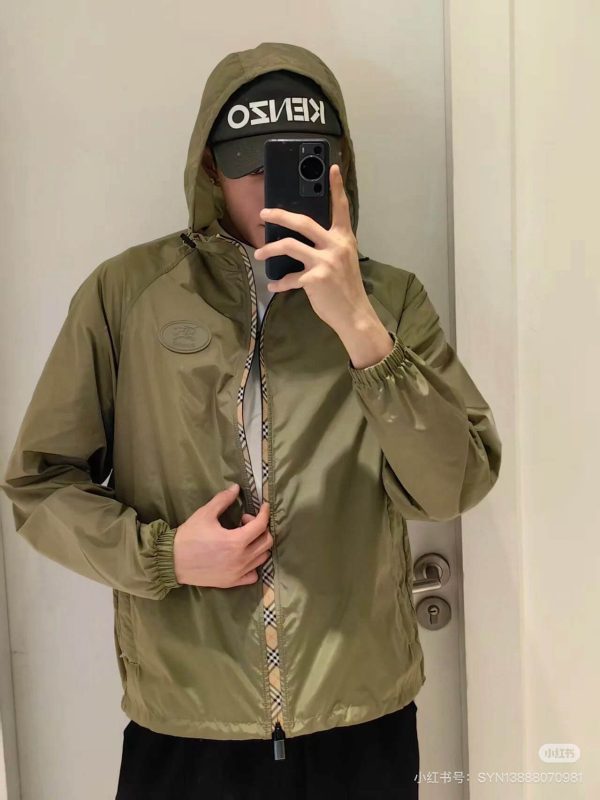 Burberry Checker-tape Nylon Hooded Jacket- Green (3) Burberry Checker-tape Nylon Zipped Hooded Jacket- Green