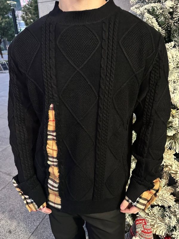 Burberry Nolen Cotton Crew Neck Sweatshirt- Black (2) Burberry Nolen Cotton Crew Neck Sweatshirt- Black