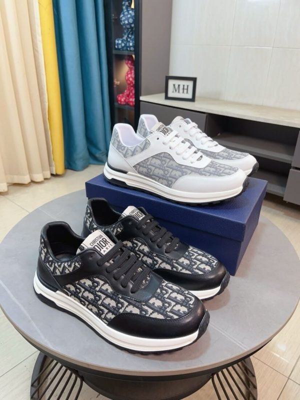 Dior B25 Runner sneakers in Gray and White (1) Dior B25 Runner sneakers in Gray and White