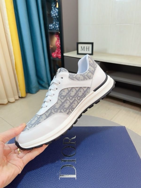 Dior B25 Runner sneakers in Gray and White (6) Dior B25 Runner sneakers in Gray and White