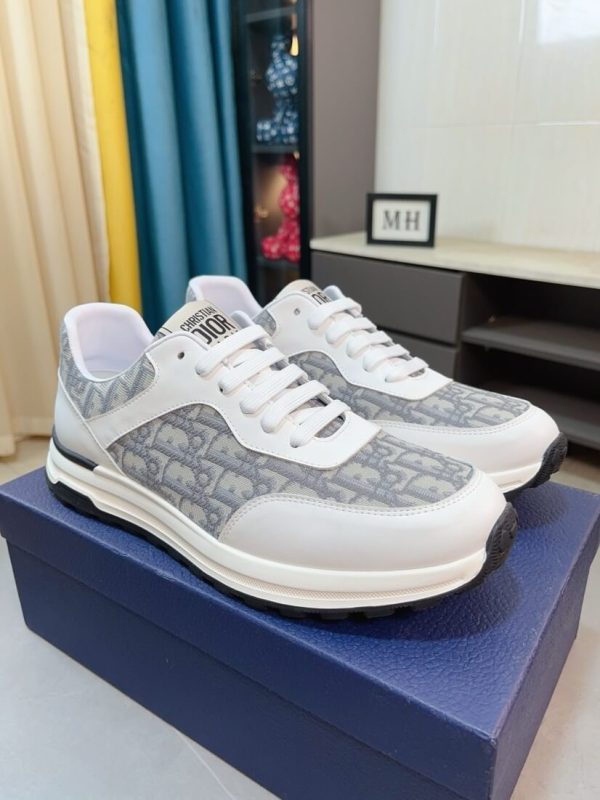Dior B25 Runner sneakers in Gray and White (7) Dior B25 Runner sneakers in Gray and White