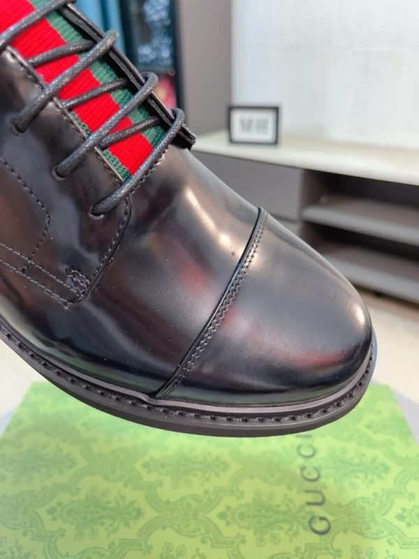 Gucci Men's William leather cap-toe derby (5) Gucci Men's William leather cap-toe derby