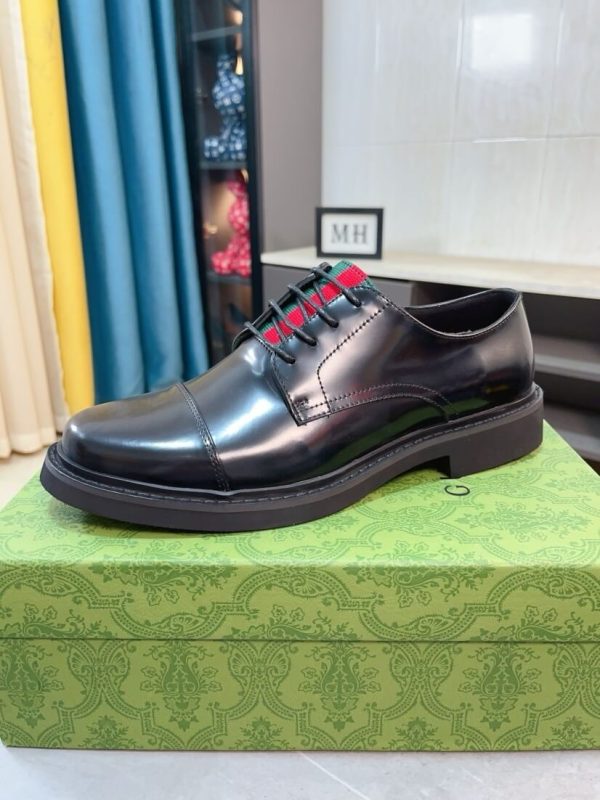 Gucci Men's William leather cap-toe derby (9) Gucci Men's William leather cap-toe derby