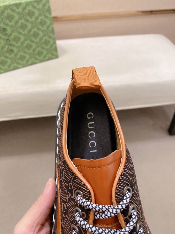 Gucci leather canvas platform derby shoes. (5) Gucci leather canvas platform derby shoes.