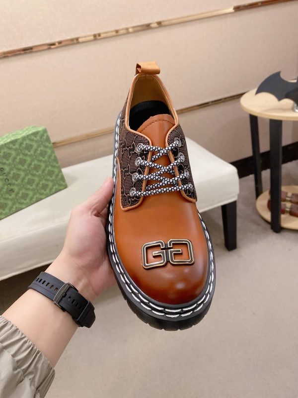 Gucci leather canvas platform derby shoes. (9) Gucci leather canvas platform derby shoes.