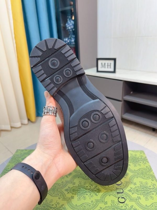 Gucci men's brown leather lace-up formal shoes